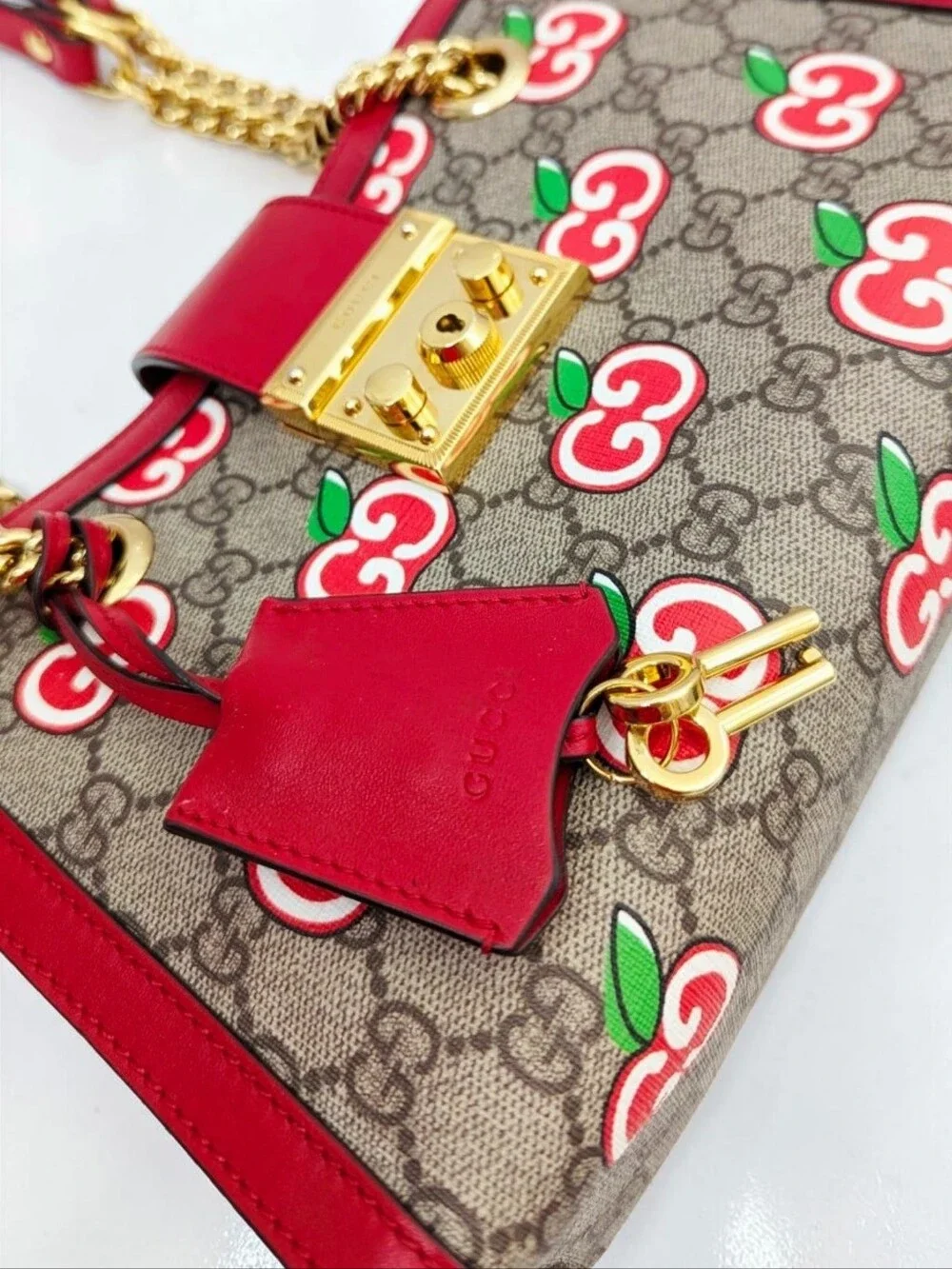 Gucci Limited Edition Padlock Small GG Supreme Apple Bag Shoulder Bag - Picture 10 of 14